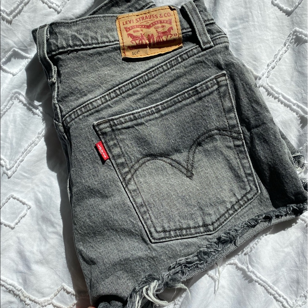 Levi’s 501 shorts size 26